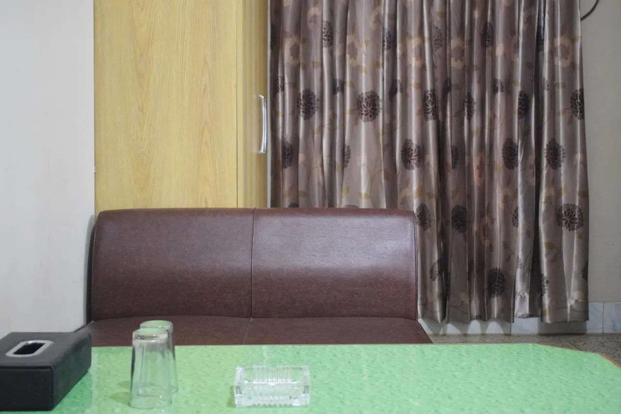 ** ビジネスホテル Hotel Green Tower ダッカ バングラデシュ